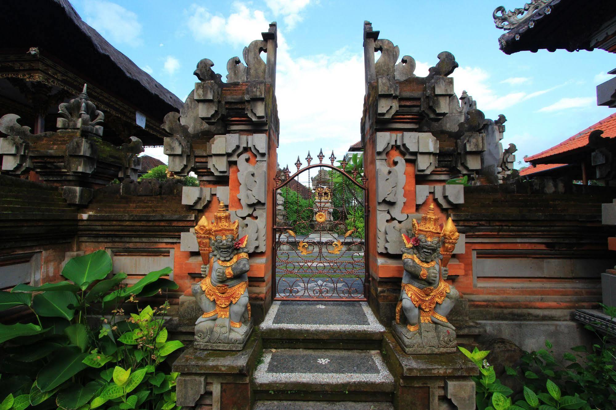 Gatra Ubud Inn Esterno foto