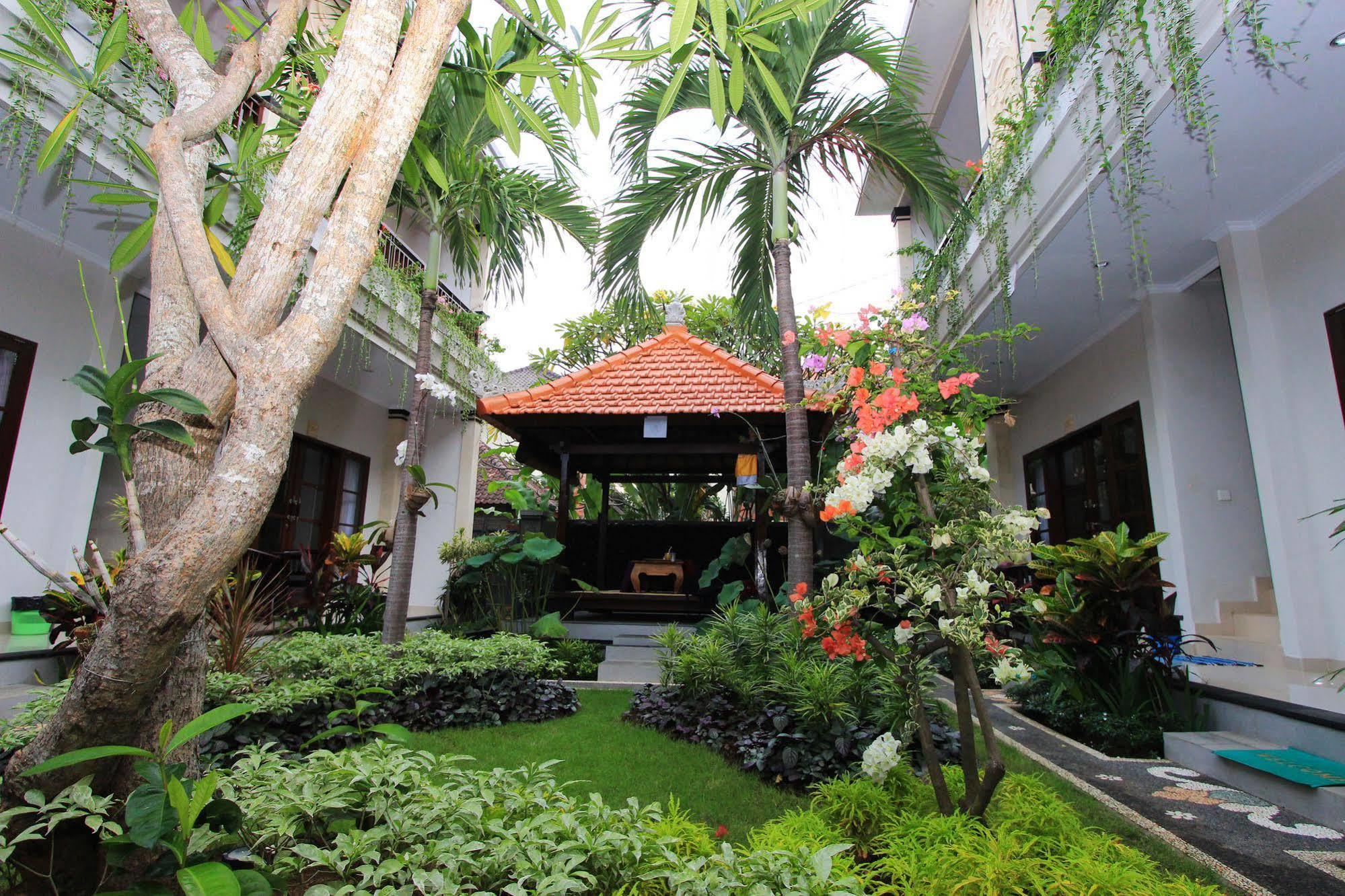 Gatra Ubud Inn Esterno foto